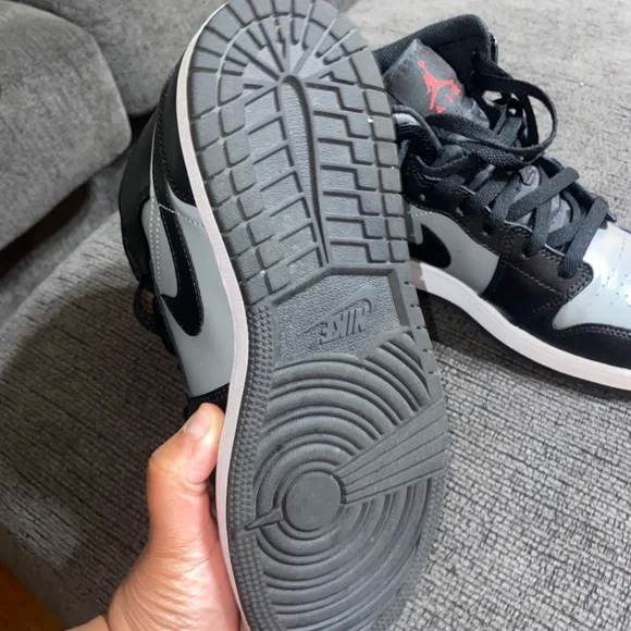Retro Jordan 1s (mids)